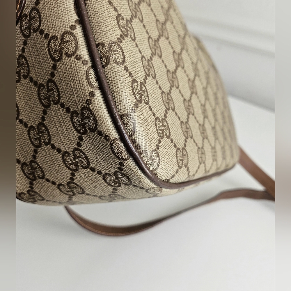 Gucci GG Supreme Sherry Line Crossbody Bag - Picture 10 of 16